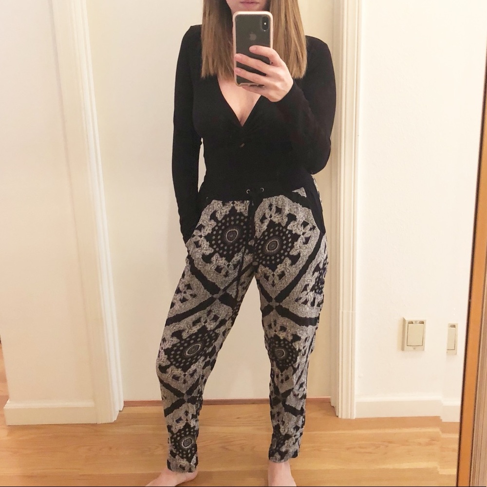 Comfy Black & White Draw String Joggers